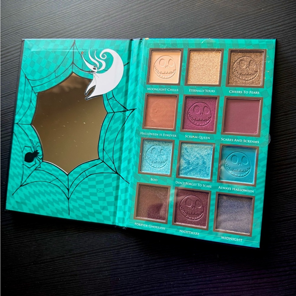 Eyeshadow palette - Picture 2 of 4